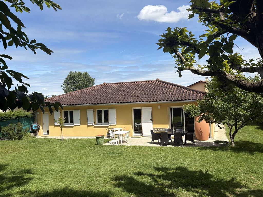 Villa FOUR 359000€ Alexandre Lachaud IMMOBILIER Villa FOUR 359000€ Alexandre Lachaud IMMOBILIER